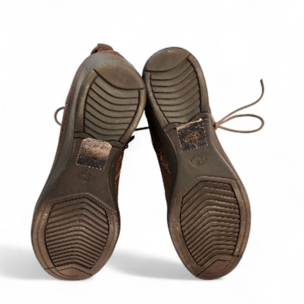 C. Banner Lace Up Ankle Boots in Brown Size 6 - Picture 9 of 12